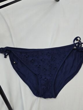 Vineyard Vines Navy Crochet Side-Tie Bikini Bottom Large